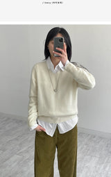 Raccoon V-neck loose-fit knit