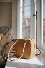 ブローチバッグ SUEDE CARAMEL