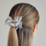 METAL CUSHION RIBBON SCRUNCHIE (SILVER)