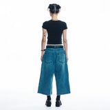 カットオフカプリデニムパンツ- MEDIUM BLUE