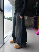 スタンドカットバルーンデニムパンツ