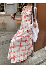 レッドチェック柄Vネックスリーブレスロングドレス