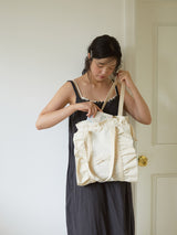 Ruffle drawstring bag_ivory