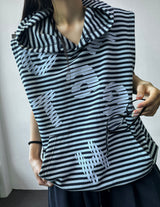 Swan Stripe Letter Patch Hooded Sleeveless Top 3color