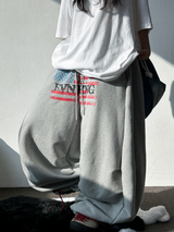 フロントフラッグプリントタトゥーポイントコットンバルーンサイドスリットロングパンツ 🩶🤍🖤 - 2 カラーズ