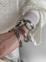 Metal line-silver stone bangle set