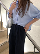 a loosefit cropped shirt, sky blue