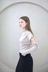 ハーフネックカットアウトTシャツ ベージュ