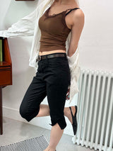 Edge slit capri pants