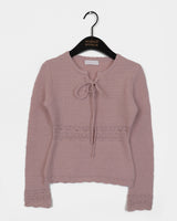 Besheon Vintage Punching Eyelet String Slim Knitwear