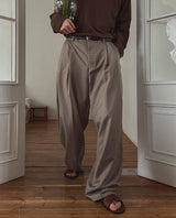Rodina Two-Tuck Balloon Wide Slacks