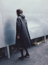 Curvy Line Mac Coat Black