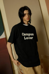 エンボスキャンパスラバーブラックショートスリーブTシャツ [Unisex]