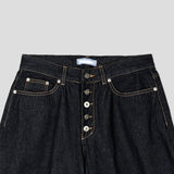 ウィスパーツータックカーブドデニムパンツ