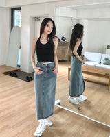 Uma sleeveless