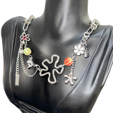 Kitsch flower drop necklace