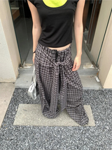 チェックストラップシャーリングワイドレッグパンツ