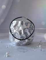 [IDLE Shuhua Necklace] メルティングメタリックハートチョーカーネックレス - Silver Color