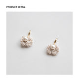 Gold beige pearl point knit earring