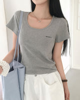 "ONLY" lettering U-neck short-sleeved T-shirt