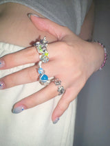 Minimal flower ring