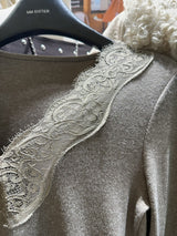 wool base lace V-neck long-sleeved t-shirt