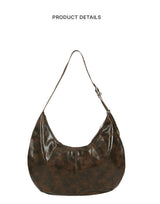 C BELT LOOP HOBO BAG_BROWN