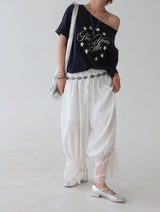 Star lettering off-shoulder boxy short-sleeved T-shirt