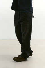 ルーズフィットテーパードデニムパンツ (Washed Black)
