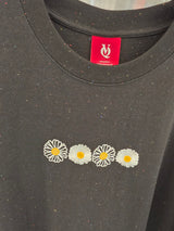 VENTIQUE フラワー刺繍Tシャツ 2color