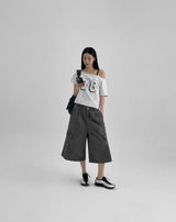[MADE] チャプリーレタリングオフショルダーショートスリーブドTシャツ