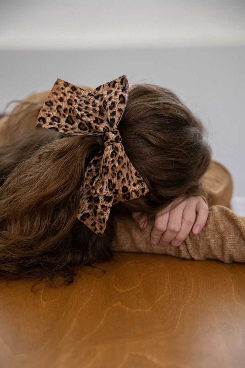 Leopard pattern double ribbon hairpin