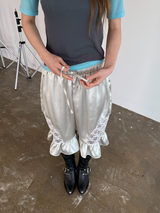 silky frill bermuda pants