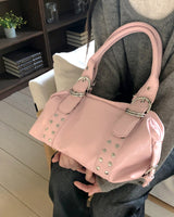 クルーンスタッドアイレットバックルレザーショルダーバッグ