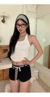 White Ribbon High Short Pants