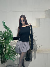 Uncut strap ribbed long-sleeved top