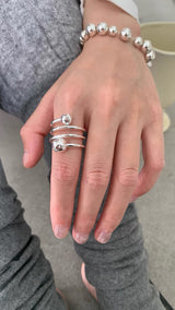 シルバー ボール スプリング リング