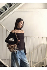 Strap Off-Shoulder Black Chain Long Sleeve Tee