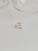 White Flower Ear Cuff / 2 Colors / Cubic Bracelet Spring Daily Point