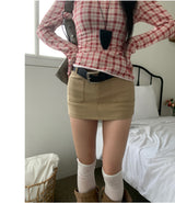 チェリーレッドチェクオフショルダーシャーリングスリムフィットロングスリーブTシャツ (Red)