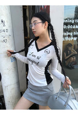 V-neck sporty black line long-sleeved shirt
