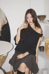 Chic black unbalanced off-shoulder knitwear
