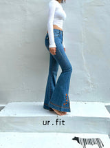 EMBROIDERED SPANDEX BOOTCUT DENIM PANTS code 18303