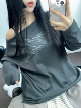 LETTERING OFF-SHOULDER U NECK LONG SLEEVE T SHIRT 🩶🤍🖤3COLOR