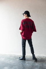 Hierarchy Studios - マルーンワイドロゴオーバーサイズTシャツ