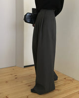 Meld Buckle Pintuck Slacks Pants