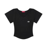 MAIN LOGO CROP V-NECK T-SHIRT (SCVKNK-100)