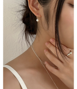 Sunday pearl earring (silver)