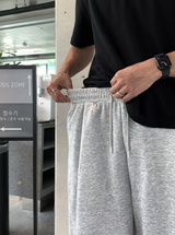 Glife Carpenter Bermuda Pin Tuck Banding Shorts