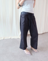 STEP BUTTON CROPPED PANTS